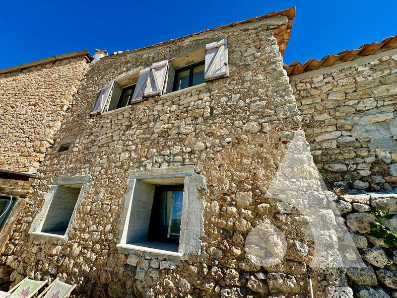 Maison - 568 m² - 12 pièces