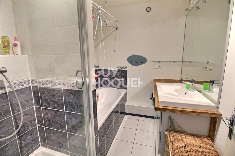 Appartement - 85 m² - 5 pièces