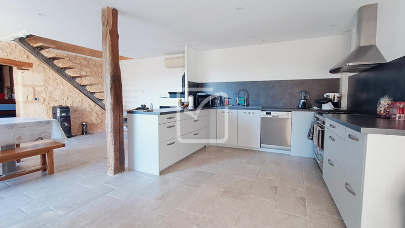 Maison - 195 m² - 6 pièces