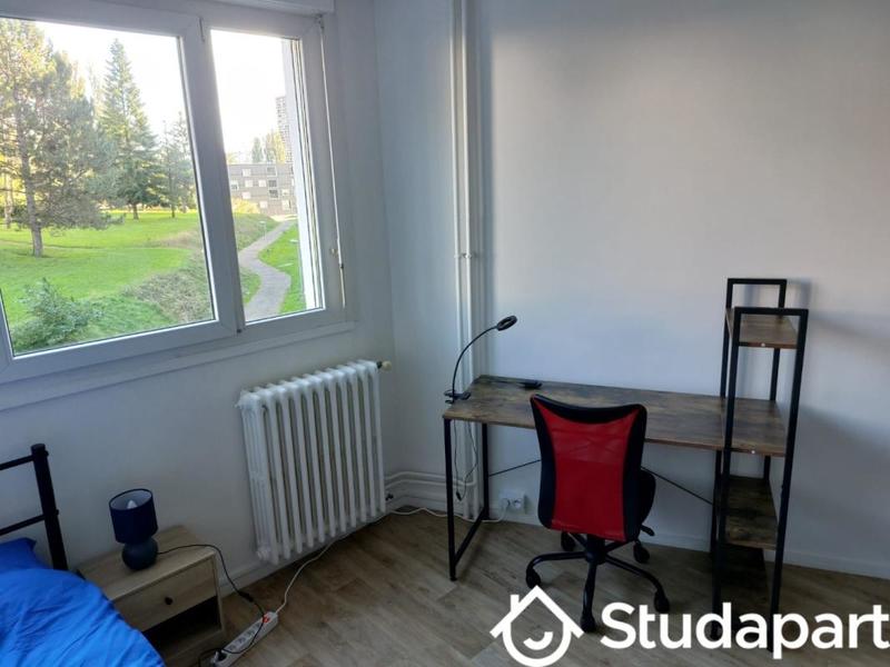 Chambre - 10 m² - 1 pièce