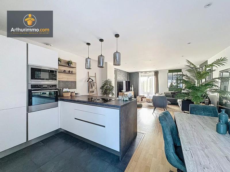 Appartement - 104 m² - 5 pièces