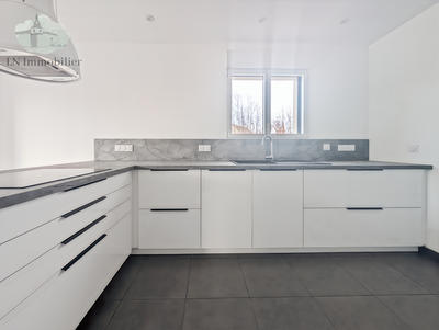 Maison - 97 m² - 5 pièces