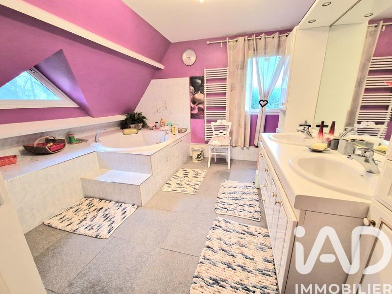 Maison - 182 m² - 7 pièces