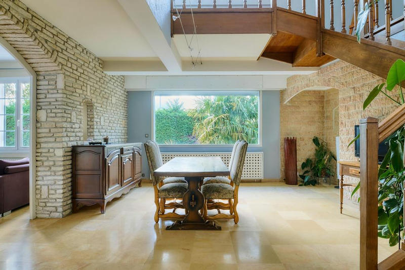 Villa - 216 m² - 6 pièces