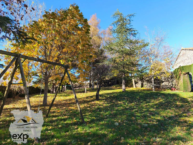 Maison traditionnelle - 143 m² - 4 pièces