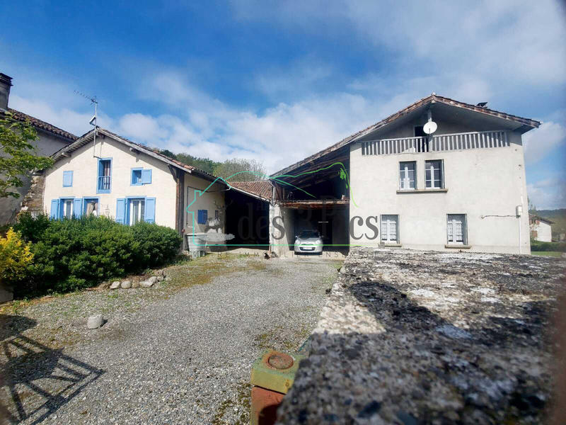 Maison - 210 m² - 6 pièces