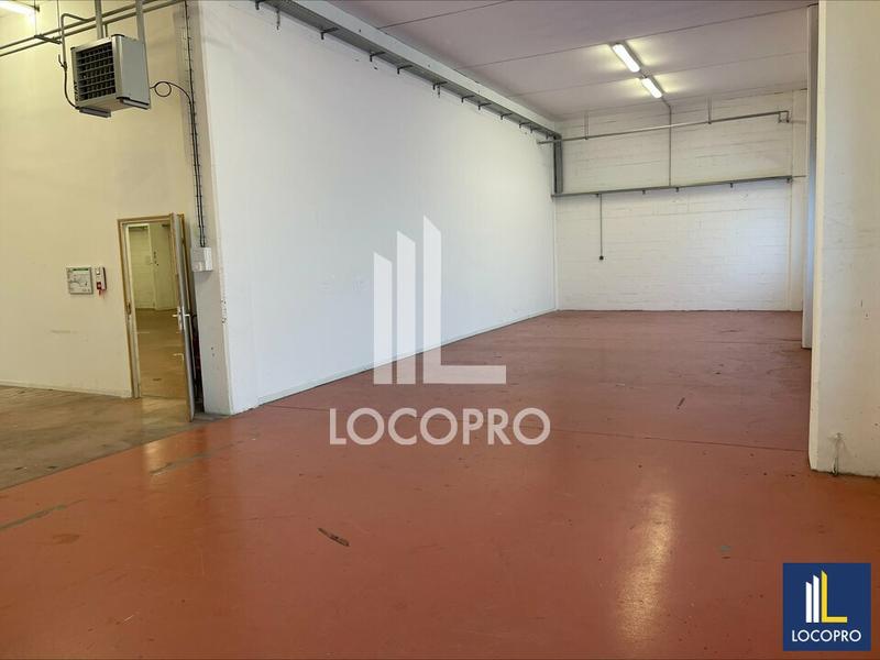 Local d'activité / Entrepôt - 392 m²