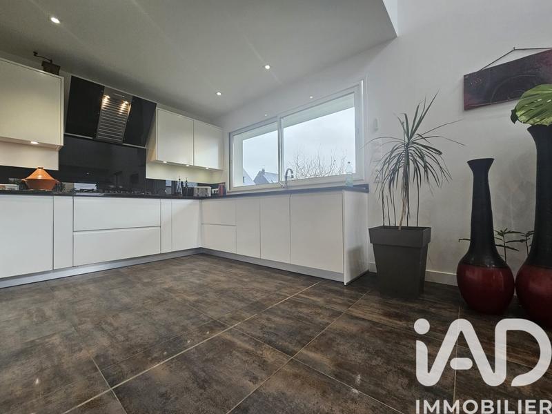 Maison - 244 m² - 8 pièces