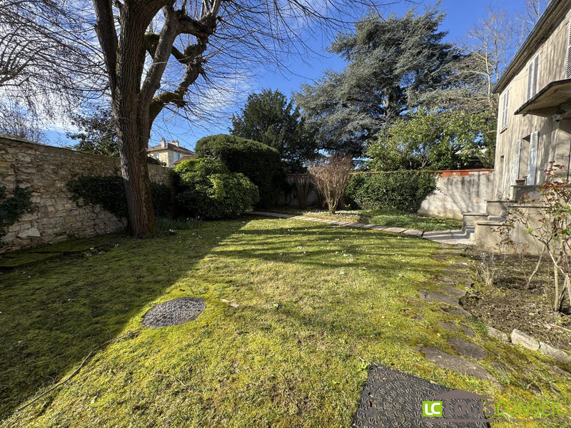 Villa - 222 m² - 7 pièces