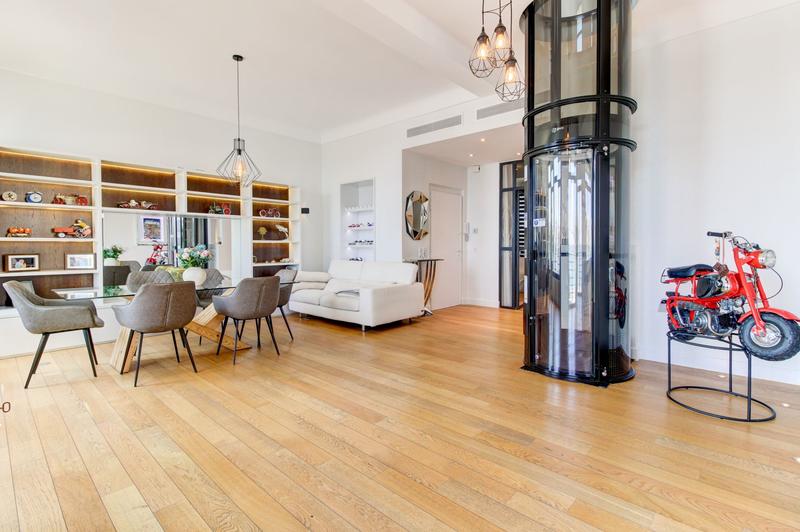 Appartement - 192 m² - 5 pièces