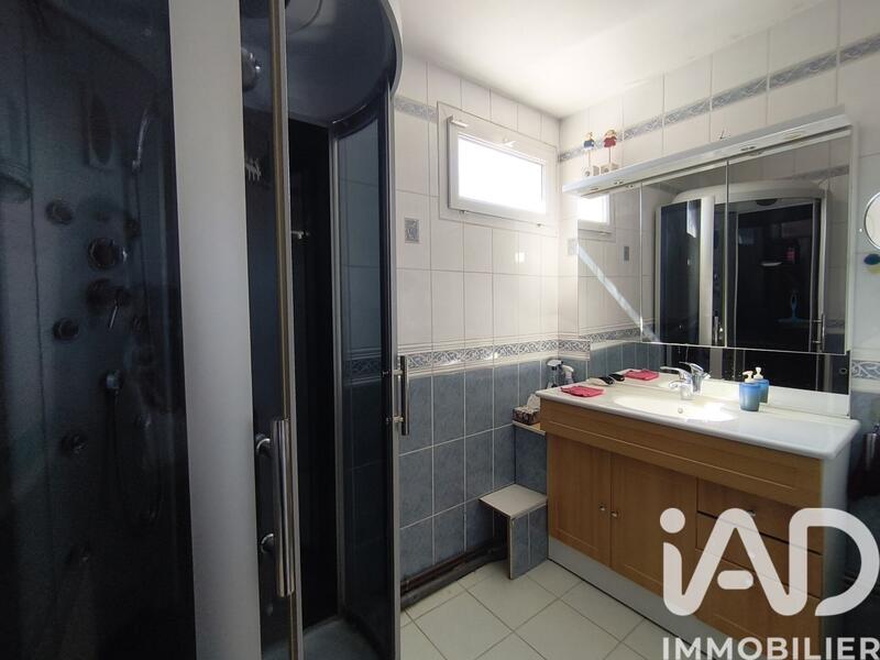 Maison - 121 m² - 6 pièces