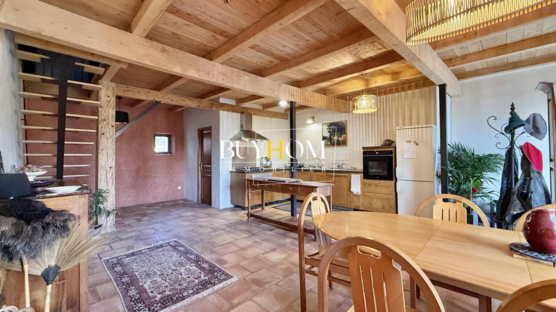 Mas - 380 m² - 12 pièces