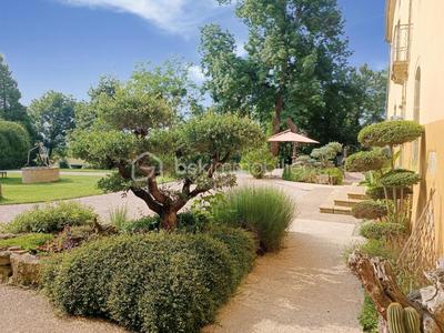 Château - 1 540 m² - 33 pièces