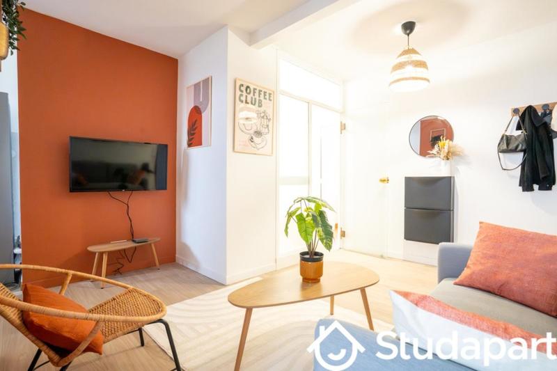 Chambre - 9 m² - 1 pièce