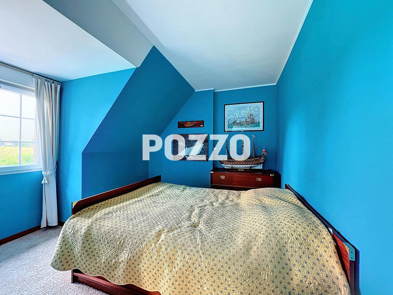 Maison - 255 m² - 8 pièces