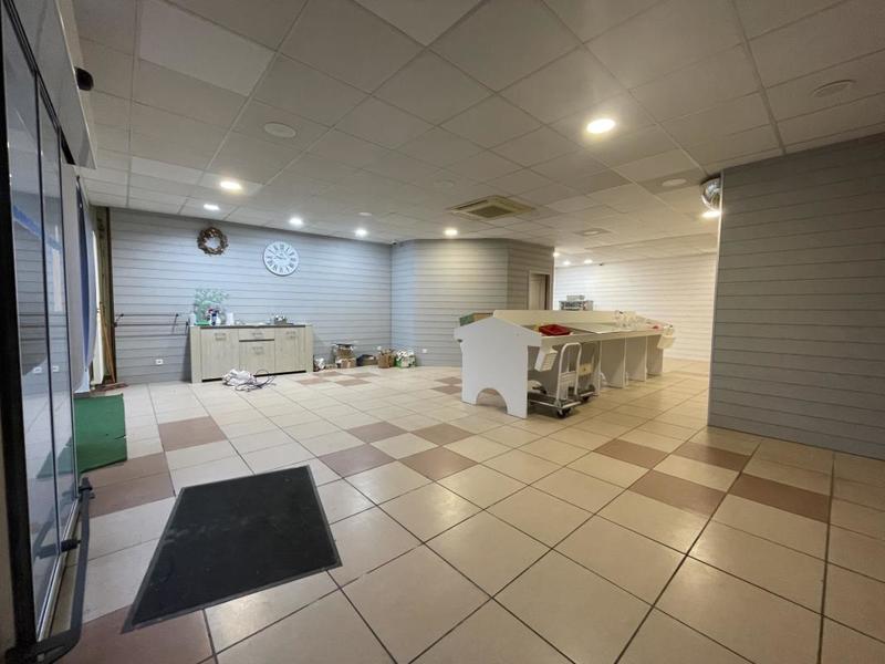 Local commercial - 118 m² - 3 pièces