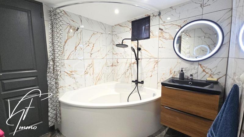 Maison - 92 m² - 5 pièces