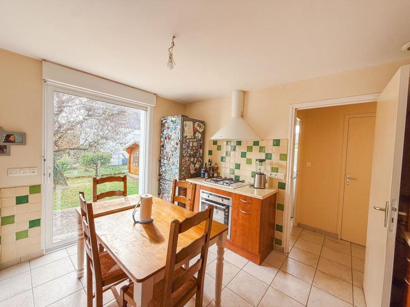 Maison - 184 m² - 8 pièces