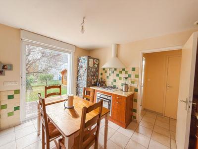 Maison - 184 m² - 8 pièces