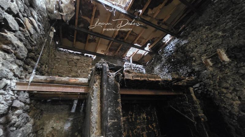 Maison de village - 90 m² - 1 pièce