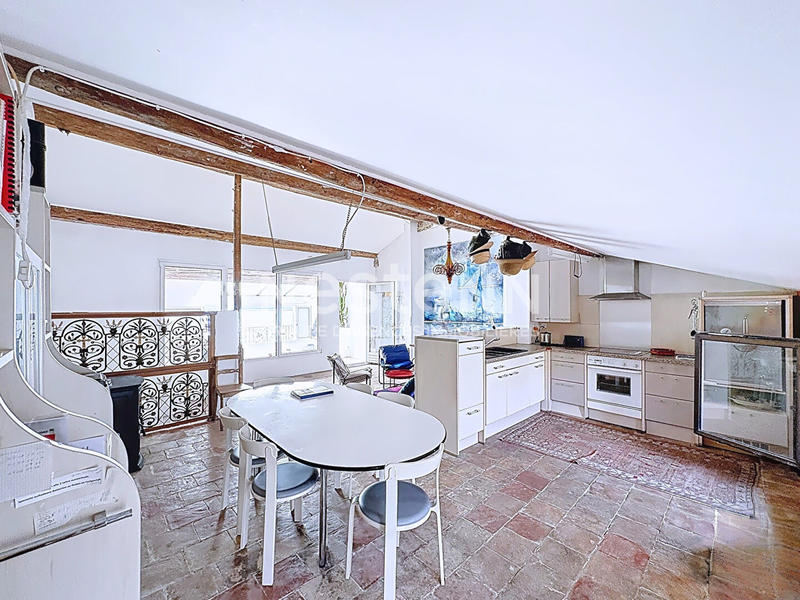 Maison - 215 m² - 7 pièces