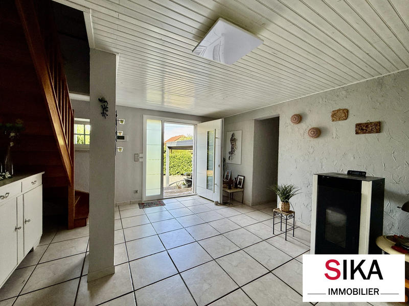 Maison - 220 m² - 8 pièces