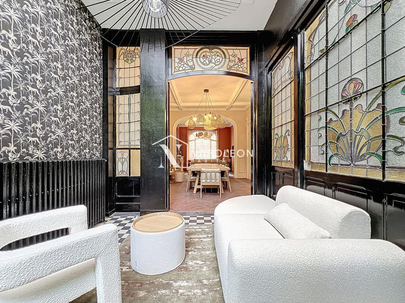 Maison - 252 m² - 10 pièces