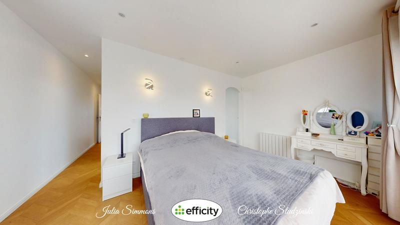 Maison - 184 m² - 8 pièces