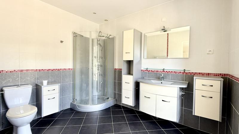 Maison - 244 m² - 6 pièces