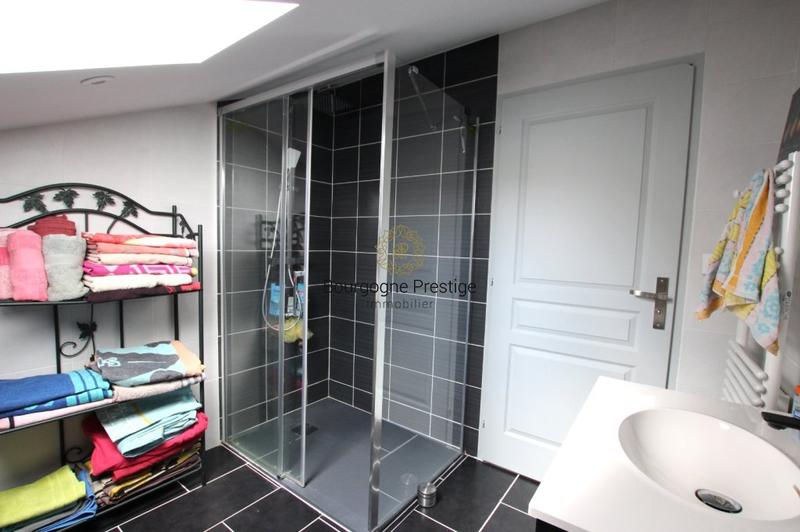 Corps de ferme - 161 m² - 5 pièces