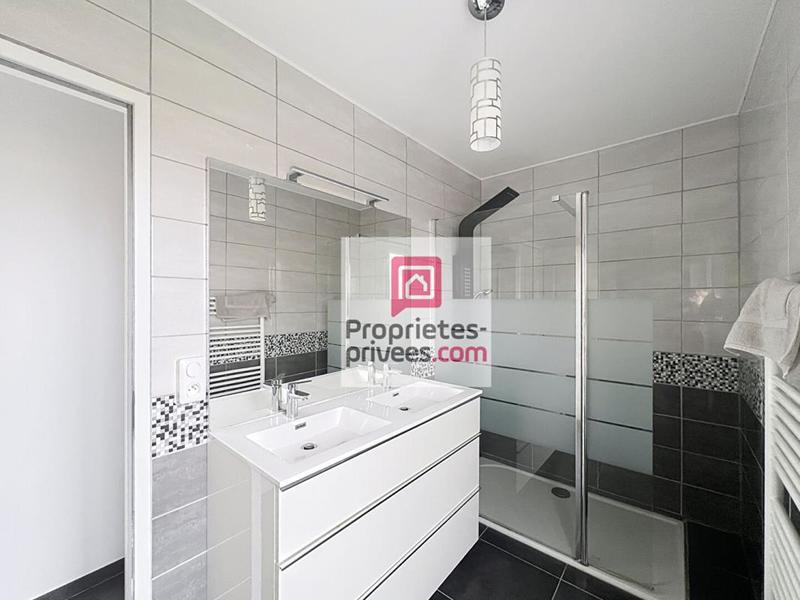 Maison - 98 m² - 5 pièces
