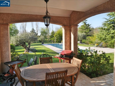 Villa - 180 m² - 6 pièces