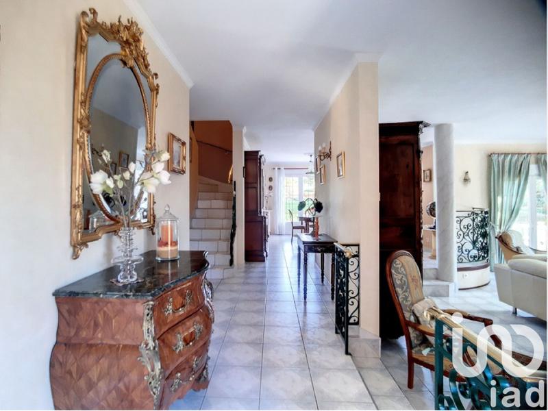 Maison - 224 m² - 9 pièces