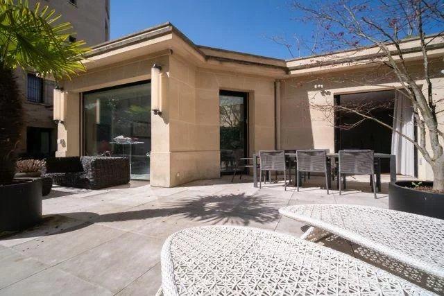 Hôtel particulier - 425 m² - 7 pièces