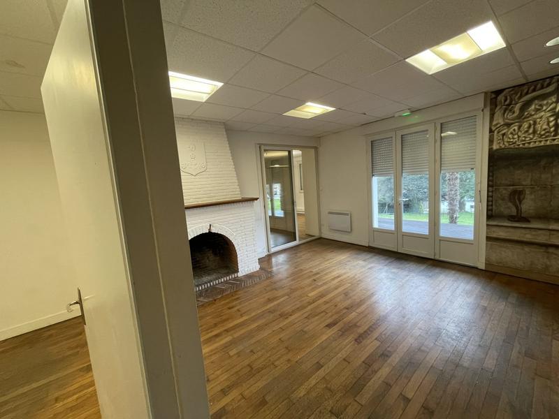 Maison traditionnelle - 280 m² - 11 pièces