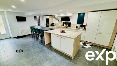 Maison traditionnelle - 185 m² - 6 pièces