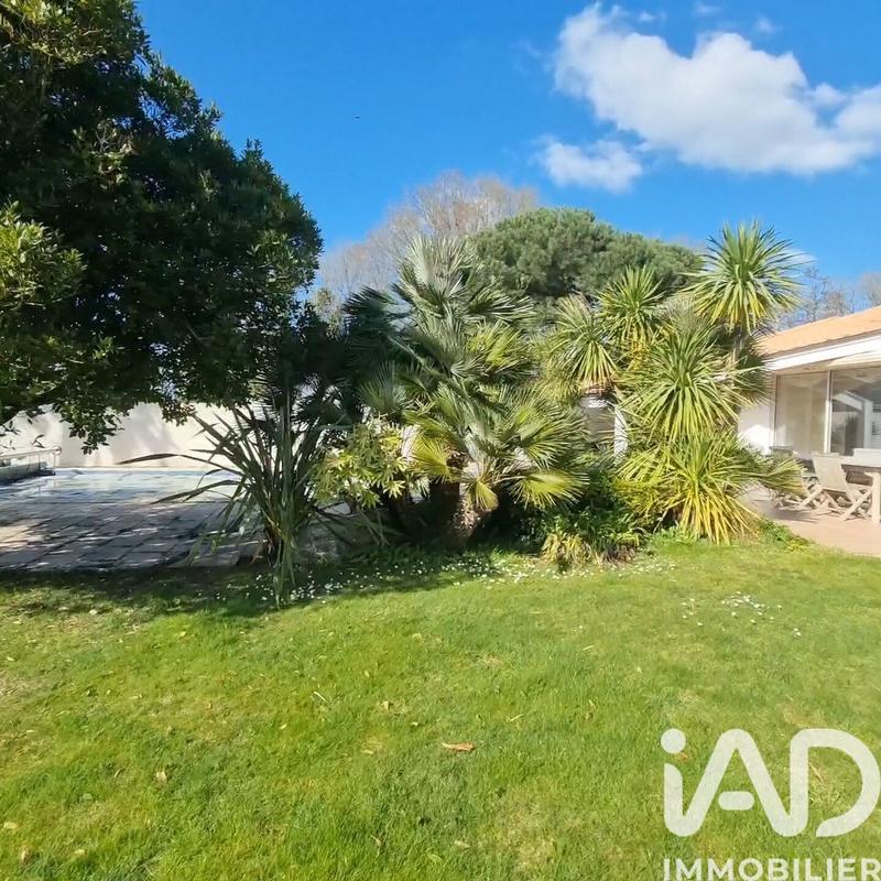 Maison - 206 m² - 6 pièces