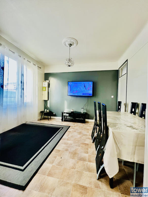 Maison - 199 m² - 10 pièces