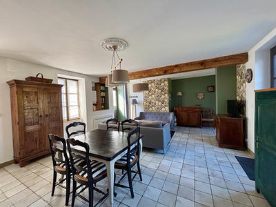 Maison - 200 m² - 10 pièces