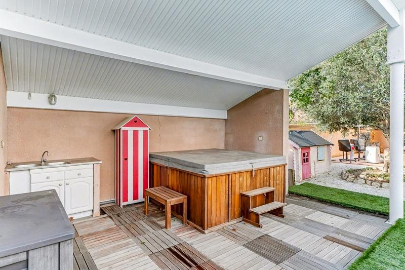 Maison - 211 m² - 5 pièces