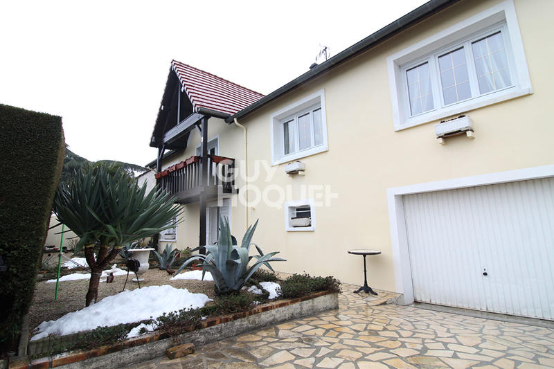 Maison - 180 m² - 7 pièces