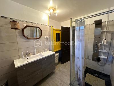 Maison - 215 m² - 7 pièces