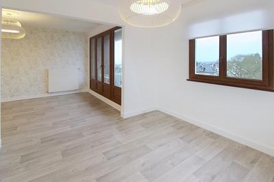 Appartement - 93 m² - 4 pièces