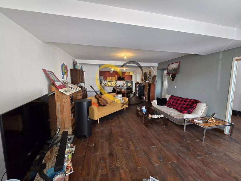 Immeuble mixte - 170 m² - 6 pièces