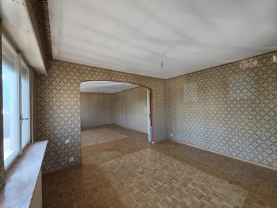 Appartement - 153 m² - 8 pièces