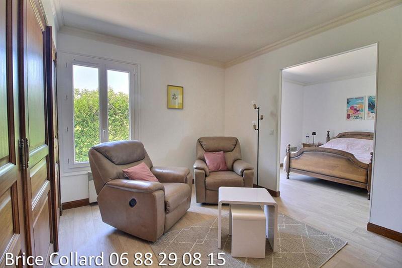 Maison - 220 m² - 8 pièces