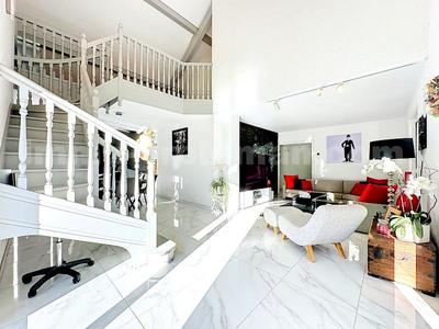 Maison - 177 m² - 5 pièces