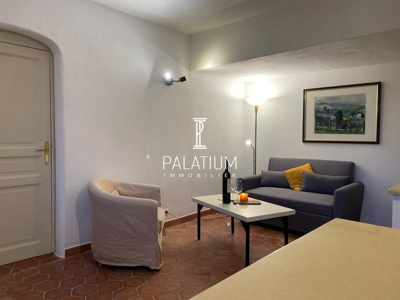 Appartement - 169 m² - 9 pièces