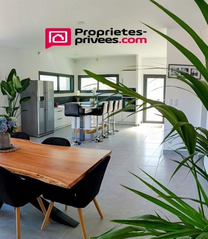 Propriété - 225 m² - 8 pièces