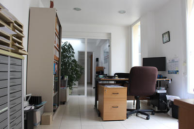 Local commercial - 100 m² - 3 pièces